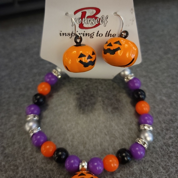 Halloween Pumpkin Bracelet & Earrings - Picture 2 of 3